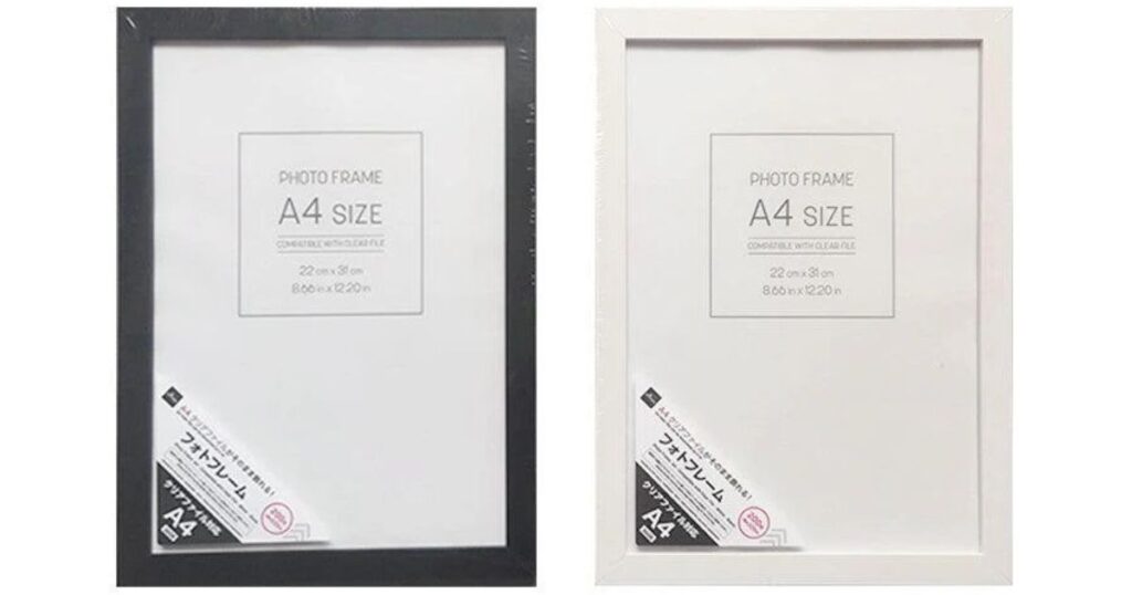 クリアファイルをそのまま飾ることができる、A4クリアファイル対応フォトフレーム(黒色と白色)の商品写真