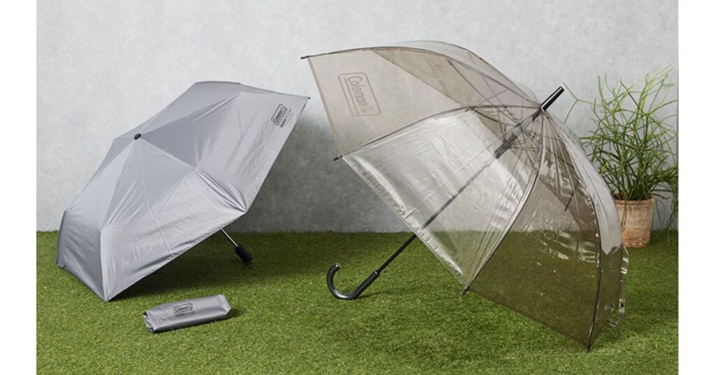 Coleman（コールマン）の折りたたみ傘と透明なビニール傘