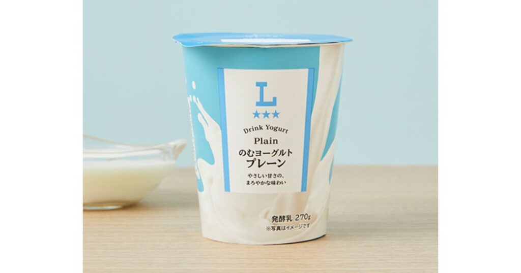ローソンのプライベートブランド商品『のむヨーグルト プレーン 270g』のパッケージ。青と白の清潔感のあるデザイン