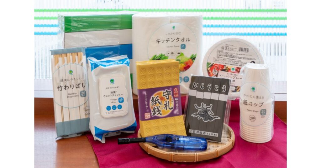 黒線香、ライター、ウエットティッシュ、紙コップ、紙銭などのお墓参りや供養に使える日用品一式