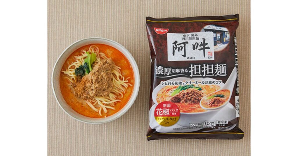 ローソンの阿吽監修 濃厚胡麻香る担担麺のパッケージと調理例