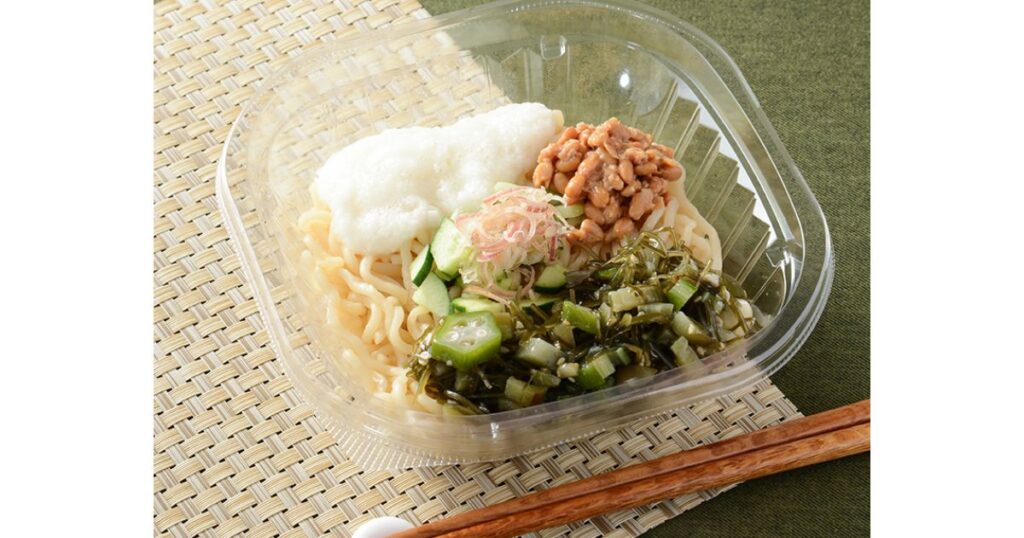 タピオカ由来の澱粉が使われたローソンの「うるもち涼麺」の盛り付け画像