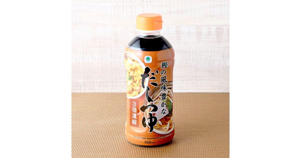 ファミリーマートの鰹の風味豊かなだしつゆ3倍濃縮500mlボトルの商品パッケージ画像